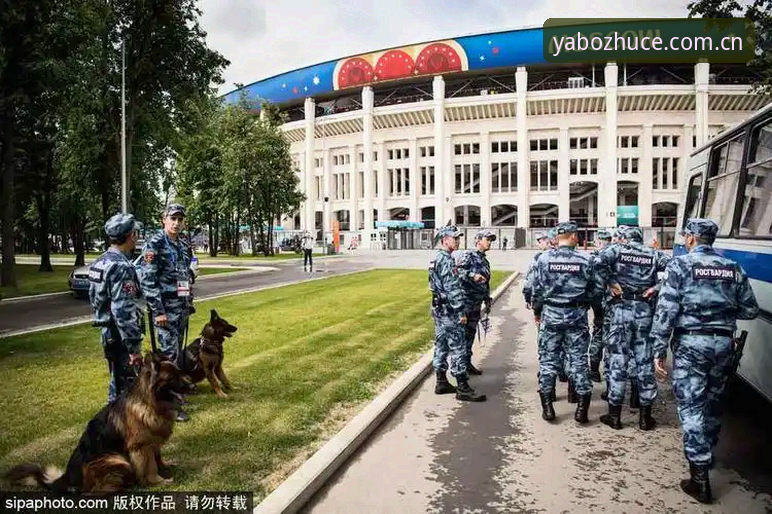 yabo手机版 世界杯安保策略全面解析:英国警员锐减背后的成本博弈与创新协作模式